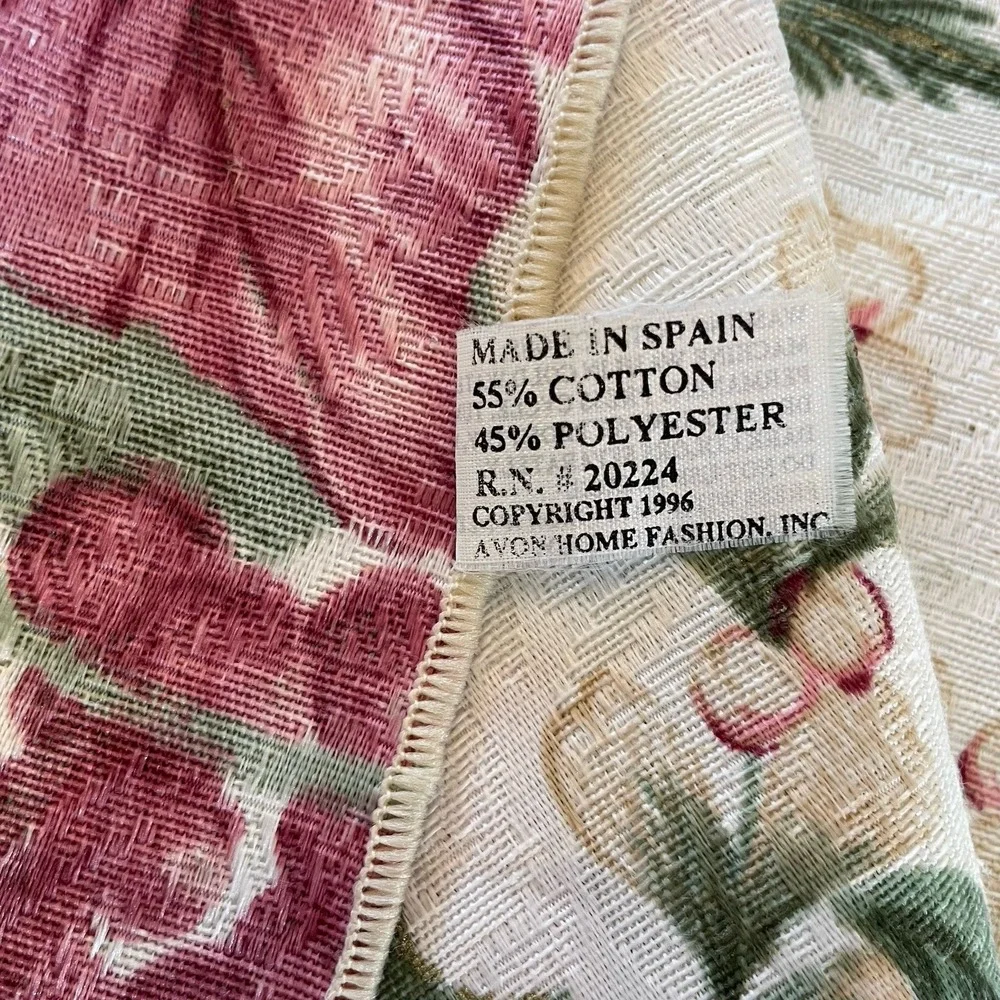 Vtg Avon Holiday Tablecloth Rectangle 58x83 Burgundy Poinsettias Berries Spain